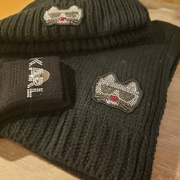 NEW! Karl Lagerfeld Black Knit Hat, Scarf & Gloves Set w  display picture 2